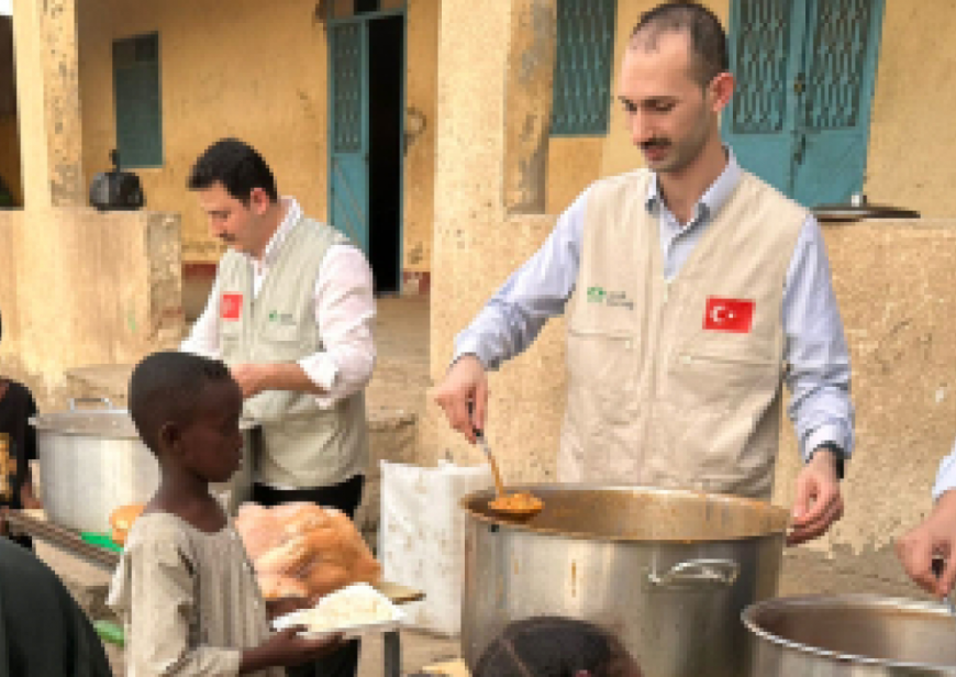 Afrika Sudan’da Ramazan-ı Şerif’de sıcak yemek ikramı ile7880 insana ulaştık